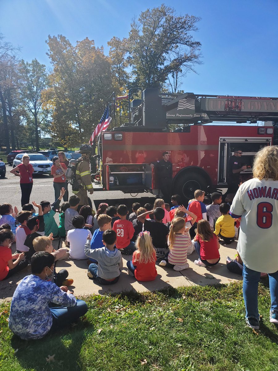 BethSorgini's tweet photo. Upper Gwynedd Fire Department visit after our fire drill. #gwynnorgators #firesafety https://t.co/oINnC4MJD1