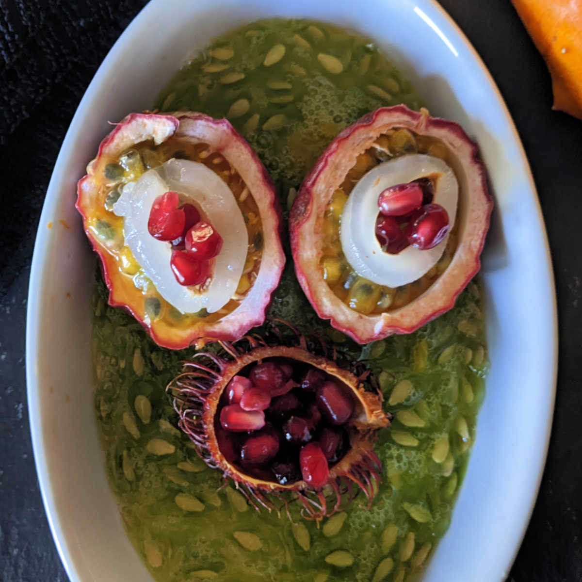 valerie2350's tweet photo. Oozing Zombie Eyeballs Halloween Party Food Recipe https://t.co/WXkJDLlg9w #freakyfruits #freakyfruit (ad) https://t.co/WcWWqiRPnP