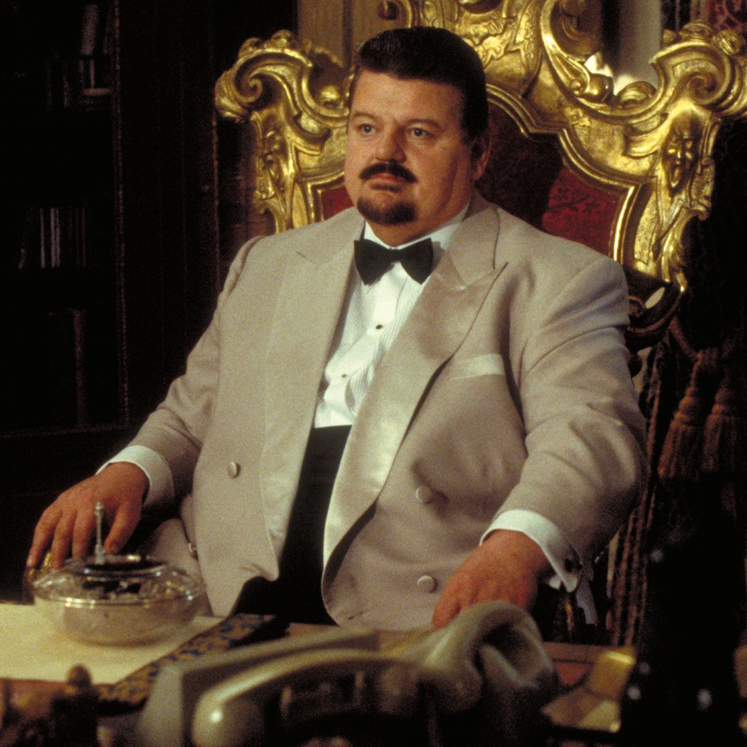 007's tweet photo. Robbie Coltrane’s passing is a tragic loss to the world. He was an exceptional actor whose talent knew no bounds. He was beloved to Bond audiences as Valentin Zukovsky in GOLDENEYE and THE WORLD IS NOT ENOUGH as well as to millions who saw him in his multitude of roles. (1/2) https://t.co/hrEXPMN8UJ