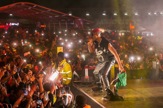 mina_loveskz's tweet photo. So looking forward to the next #WalkerTownEvent.incase ulimiss #WalkerTownMeru at Kinoru Stadium hivi ndio kulienda.Roger's performance 🔥🔥.Nviiri,Femi One,Bensoul &amp;Djs Grauchi &amp; linsey weren't left out. 
@JohnnieWalkerKe came thru with an amazing setup #KeepWalking #RugerInMeru https://t.co/BPdQFp8Gbg