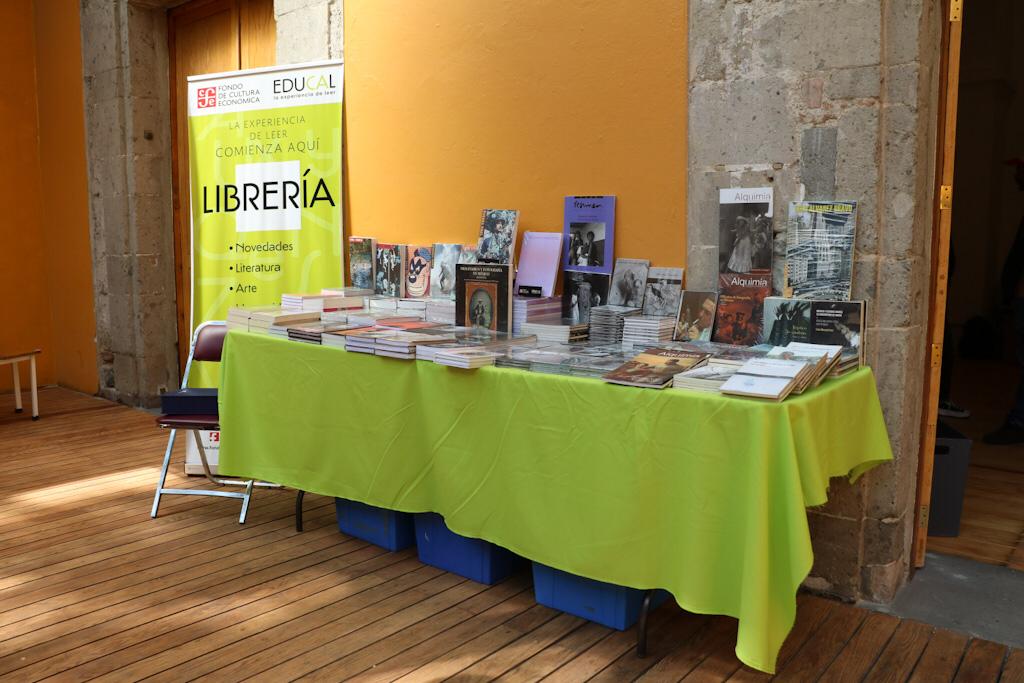 cimagen's tweet photo. #FIFMX 
¡Ya estamos aquí! en el Encuentro de Editoriales como parte de E.Folio 2022. 

¡Ven al Centro de la Imagen! y disfruta del programa especial que hemos preparado para ti. 

📅Del 14 al 16 de octubre, 11 h. https://t.co/WMR3q8RCEG