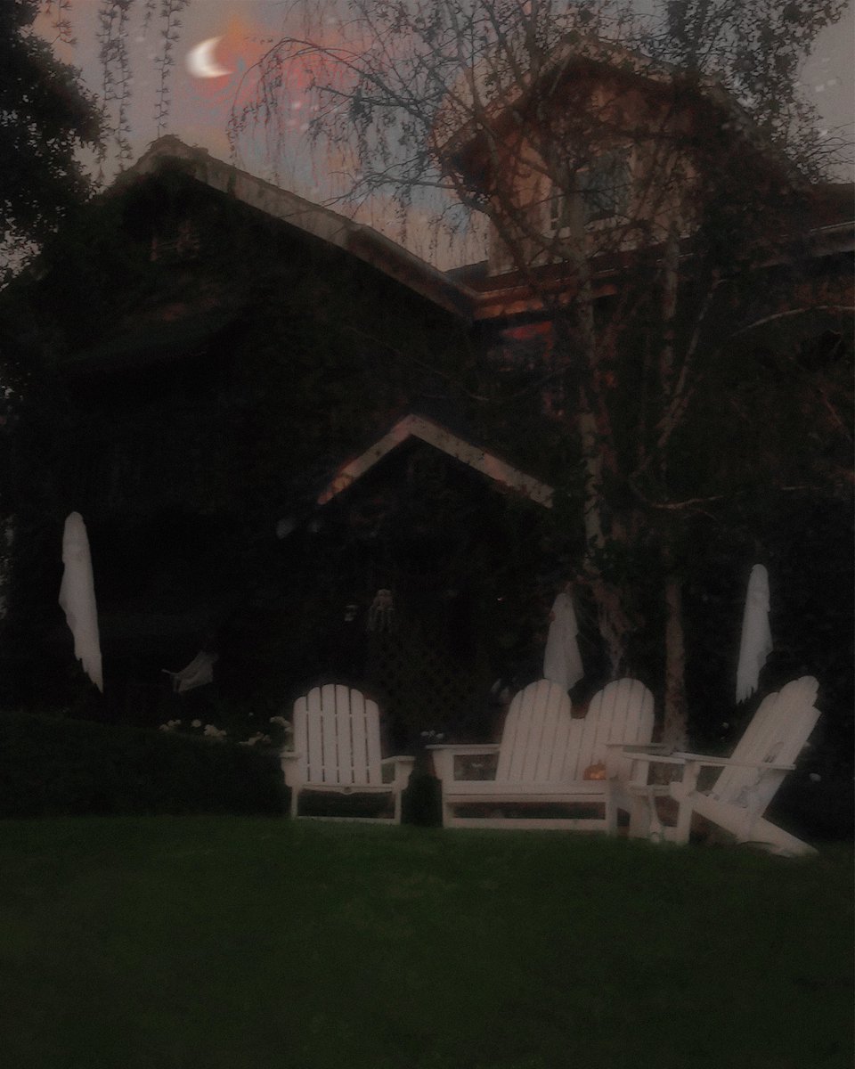 kreepshowart's tweet photo. the ghosts hunger in silence https://t.co/CbViZL101I