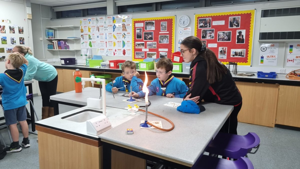 1stwillowbeaver's tweet photo. Thank you @FHS_ScienceDept and Mr Kaye for a fantastic night helping us gain our Experiment badge. We had a great time @MerseysideScout @SeftonNorth https://t.co/sv7Ypf4OP8