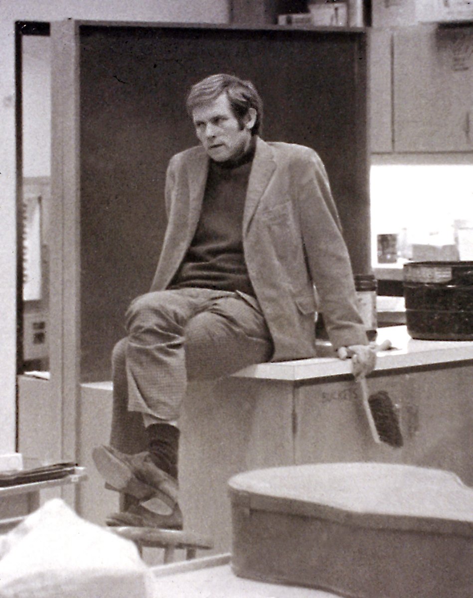 batemanfdn's tweet photo. Here is a fun shot we found in the archives of Robert Bateman teaching in 1971! ๐จโ๐ซ
Did you know that Robert Bateman was a teacher before he devoted his career to being a full-time artist? How many of you had him as a teacher?
#robertbateman #fromthearchives #BatemanValues https://t.co/QKNN7dkj8M