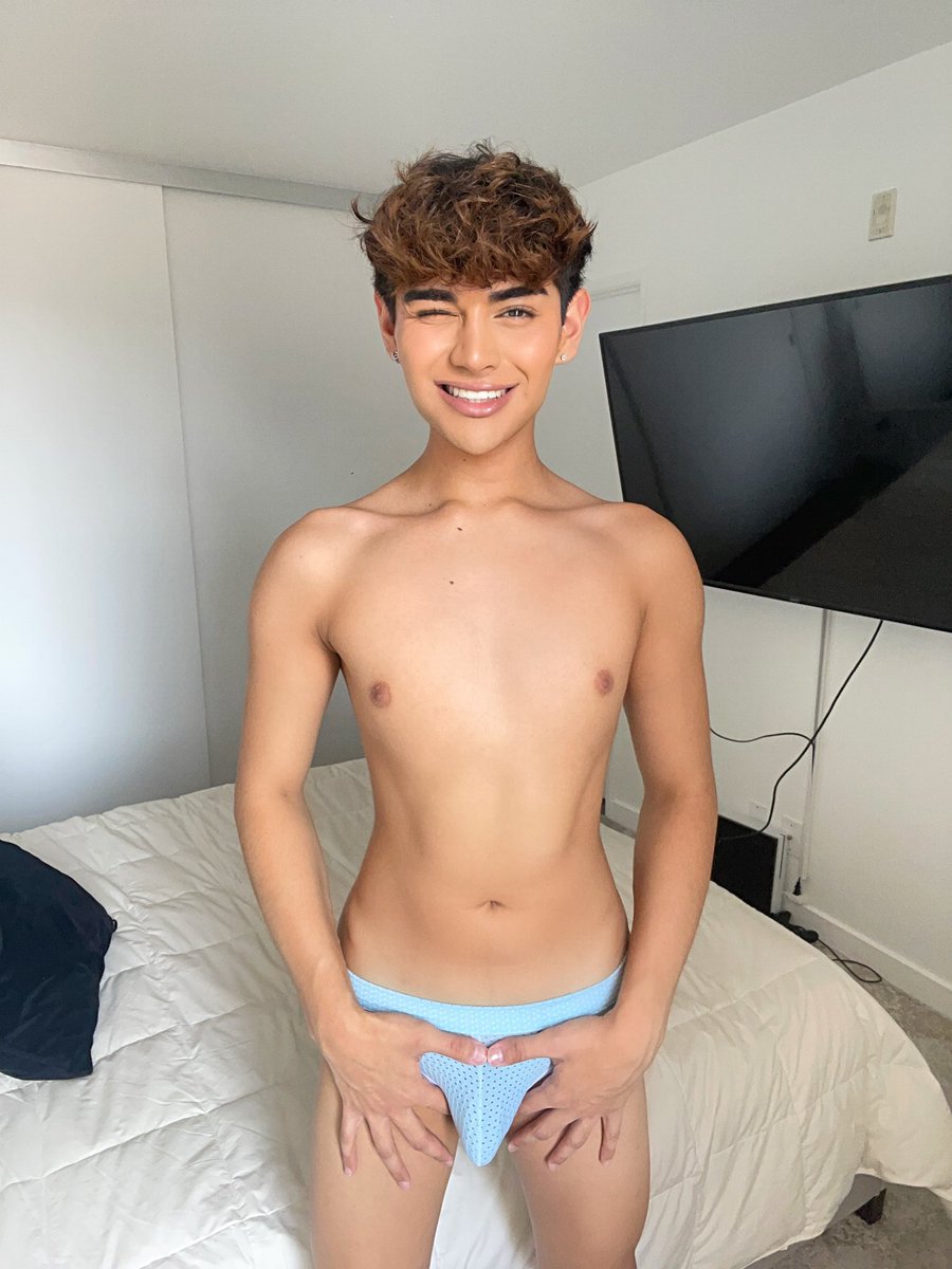 thebarbieetwink's tweet photo. RT if you would use me 😈🥵 https://t.co/ZkhBMUJ0a7