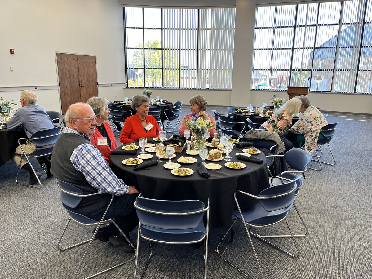 ThomasMoreKY's tweet photo. Congratulations to the Thomas More University Class of 1972 who were on campus today celebrating their 50th class reunion! #ClassOf1972 #Alumni #MakeItMore https://t.co/l8HpH2mIVB