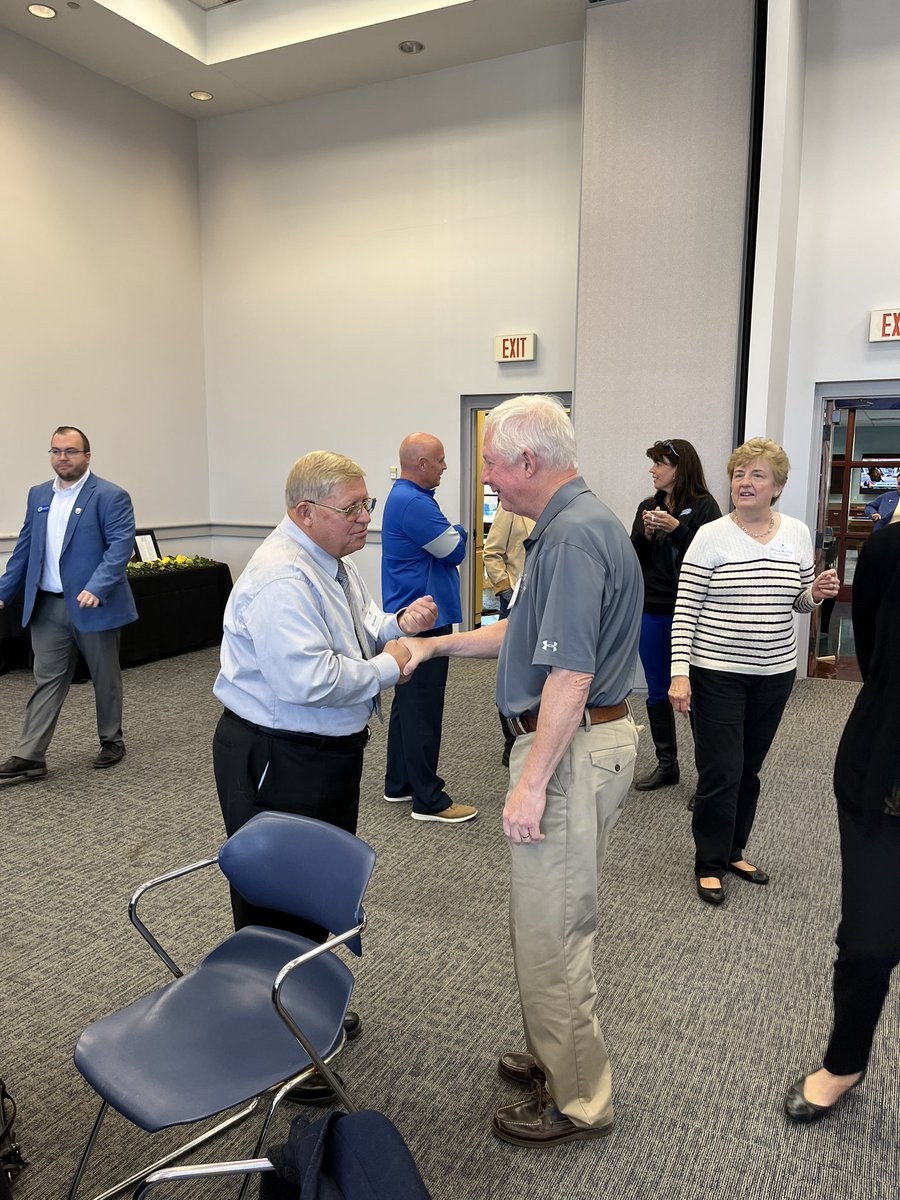 ThomasMoreKY's tweet photo. Congratulations to the Thomas More University Class of 1972 who were on campus today celebrating their 50th class reunion! #ClassOf1972 #Alumni #MakeItMore https://t.co/l8HpH2mIVB