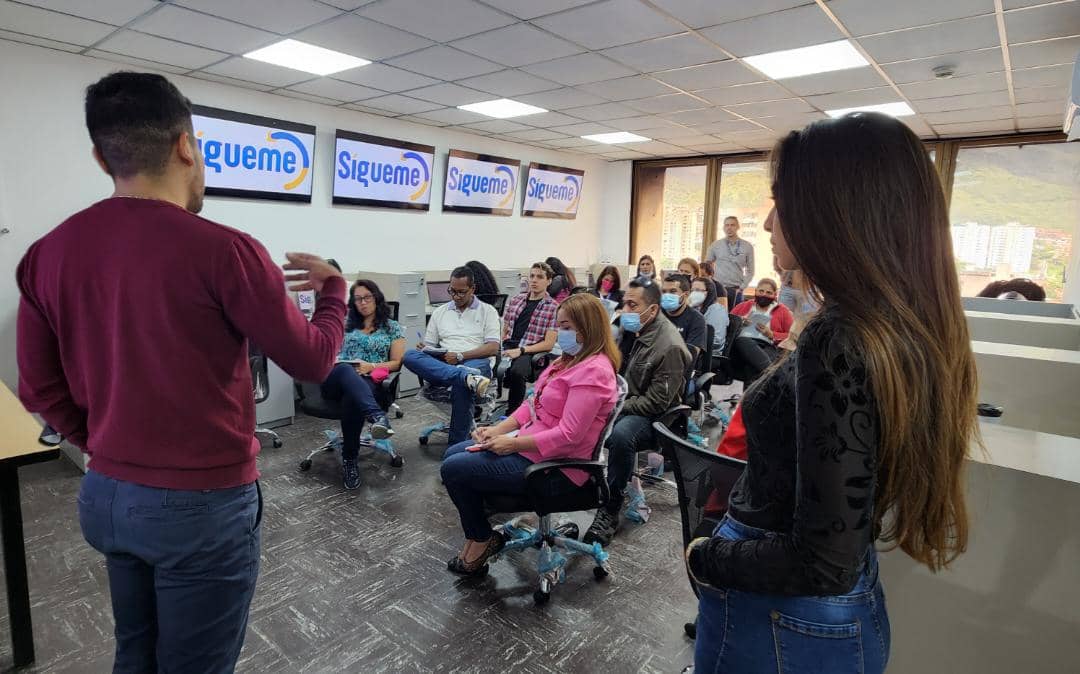 DGRPA1's tweet photo. #14Deoct Servidores públicos de la DGRPA y de la Dirección de Currículo, participaron en la Jornada de inducción del sistema SÍGUEME que permite insertar el sistema educativo a la dinámica nacional.
#VenezuelaEsPoesía

@_LaAvanzadora 
@vicent_carvajal 
@WuikelmanAngelP https://t.co/szTsgul0QP