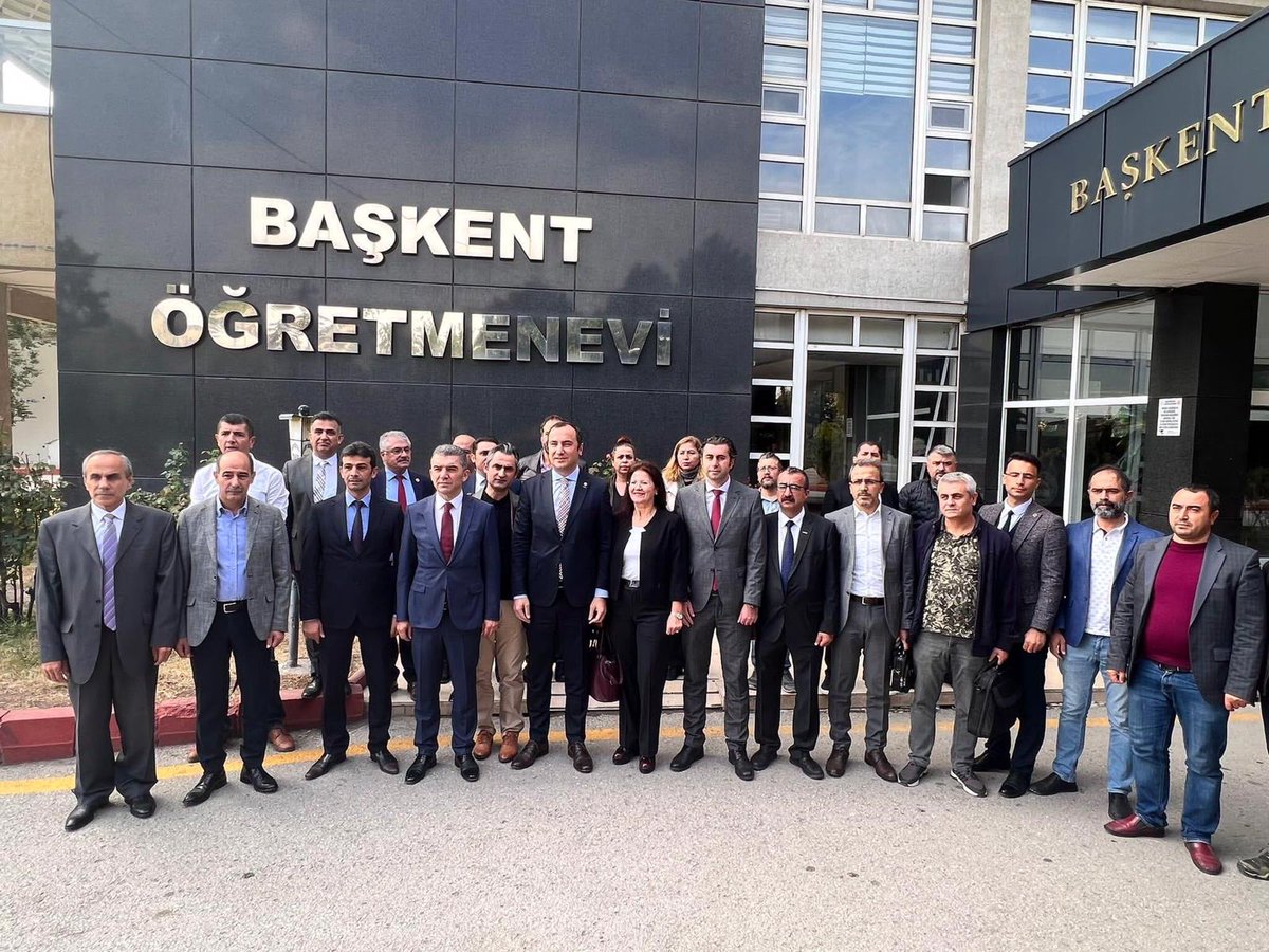 fatihar80's tweet photo. Fikrî hür vicdanı hür İrfan'ı hür olarak #2KasımdaİşBırakıyoruz https://t.co/aB5BpXW2S1