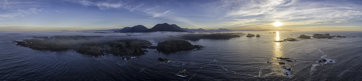 davidlmccolm's tweet photo. The sky was on fire this morning! #uclulet #BC https://t.co/TQQRSfimwG