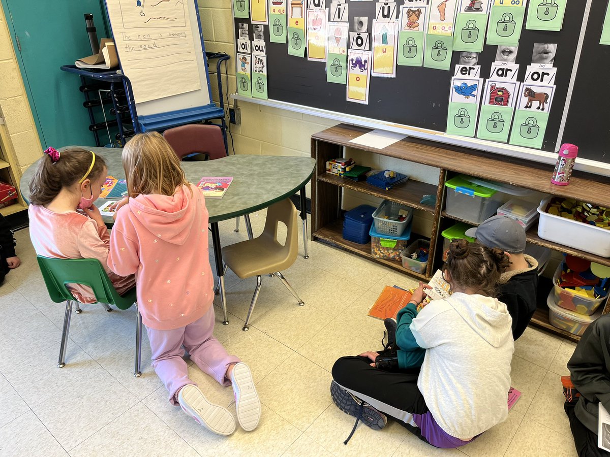 A great way to spend some time <a href="/RamaCentral_PS/">Rama Central</a> in the afternoon on a Friday … Reading Buddies!!! <a href="/SCDSB_Schools/">Simcoe County District School Board</a>