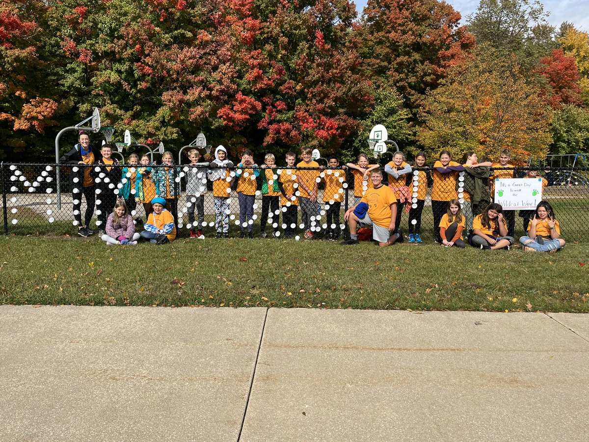 RobyJulie's tweet photo. 5th grade completed their walk successfully! https://t.co/PtI9NBBPIE