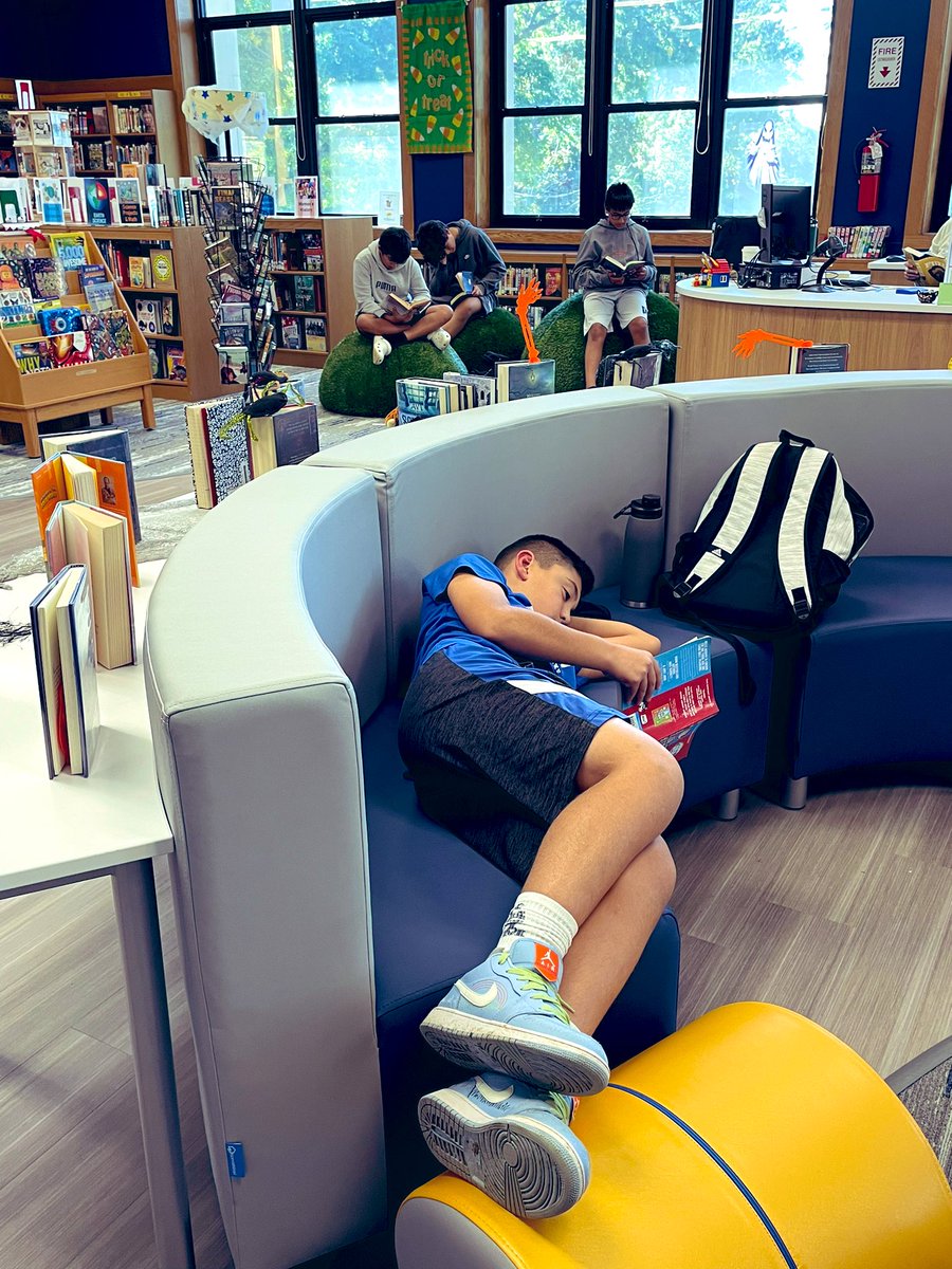 SyrettTara's tweet photo. Period 8 rocked their reading in the comfy newly revamped JFK library this afternoon! Thank you, Mrs. Phillips. What a great day! @JFK_Bethpage  #grade7 https://t.co/4tSYzZf6qU