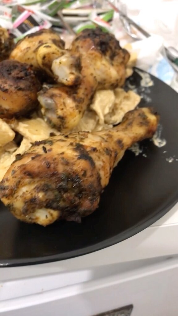 magnifyk's tweet photo. I’m in love with the chicken ❤️,je suis amoureux du poulet ❤️. #paris #magnifyk #food #european_plum #staple_food #baked_goods #natural_foods #foodporn #fried_food #restaurant #lunch #foodlover #foodblogger #fast_food #meal #recipe #cooking #meat #cuisin… https://t.co/miQHC0r7YL https://t.co/Fp1Fb9nSA0