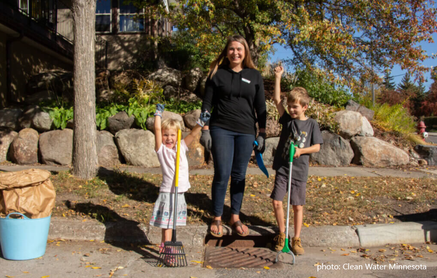 LowerMinn's tweet photo. Don’t be scared, it’s easy to #AdoptADrainMN! Volunteer just 15 minutes twice a month for cleaner water! Our friends @MississippiWMO show you how easy it is. https://t.co/0ZSN7MkS9X
https://t.co/hUduO2NK1B
#SweepUp #RakeUp #PickUp 
@AdoptaDrainMN https://t.co/oAu19NVU2i