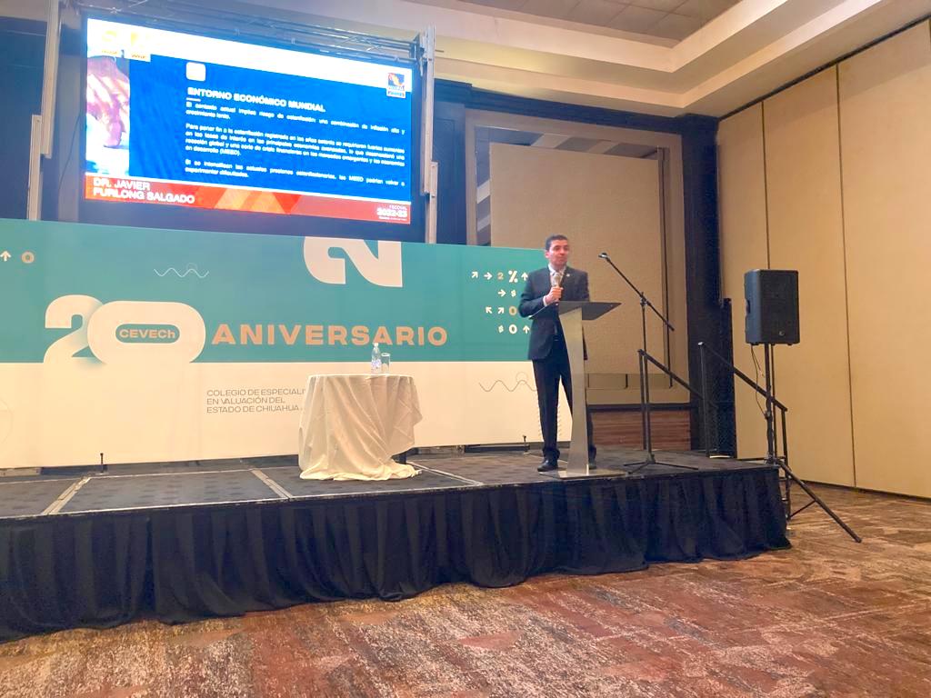 JavierFurlong's tweet photo. Ayer en la Ciudad de Chihuahua una plática con el tema "Panorama de la Valuación Mundial" en el marco del Aniversario del Colegio de Especialistas en Valuación del Estado de Chihuahua. https://t.co/xZMU2JyFD5