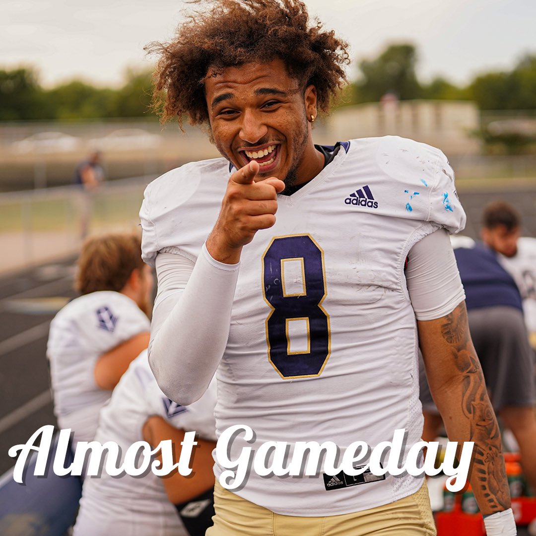MMULancersFB's tweet photo. 24 hours til kickoff⏳🤑

#GoldenStandard | #MountUp https://t.co/KSyb4La0hq