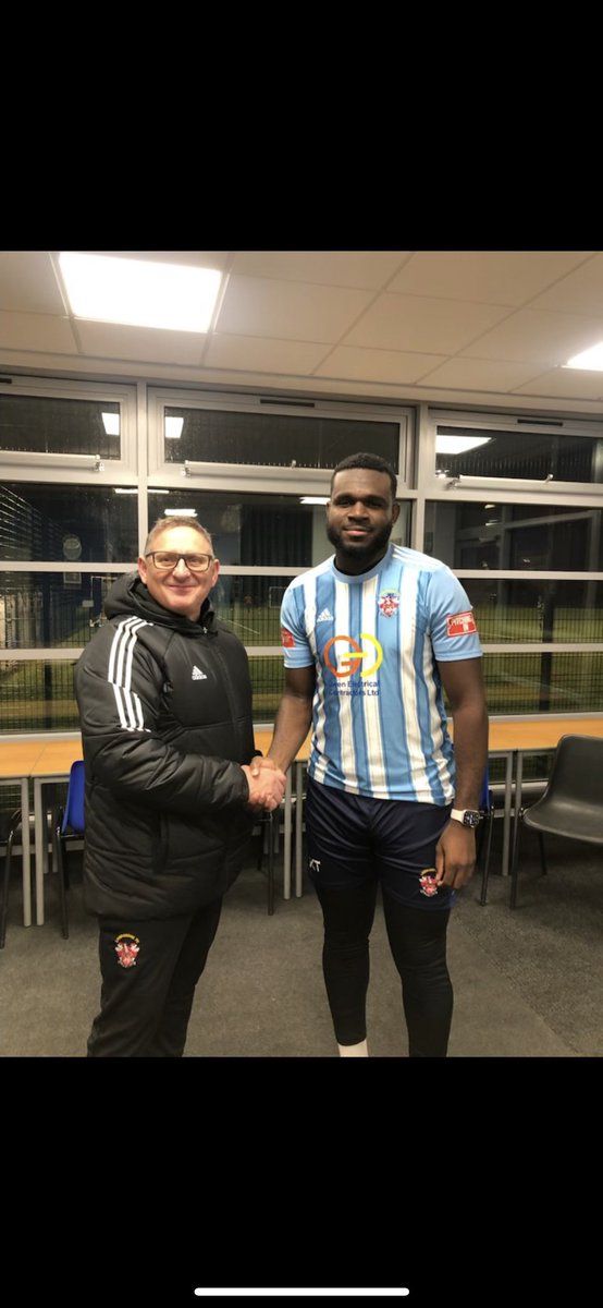 Liversedge_FC's tweet photo. 🚨MORE TRANSFER NEWS🚨

🔙 KEVY TEE RETURNS 🔙

📝Defender Kevy Tarangazdo returns to the Clayborn from Whitby but will be on loan to Eccleshill United to get him up to speed.

🤝Welcome back @KevyTee we’re looking forward to seeing you back in action!

#UpTheSedge https://t.co/qlbLiGp8Du