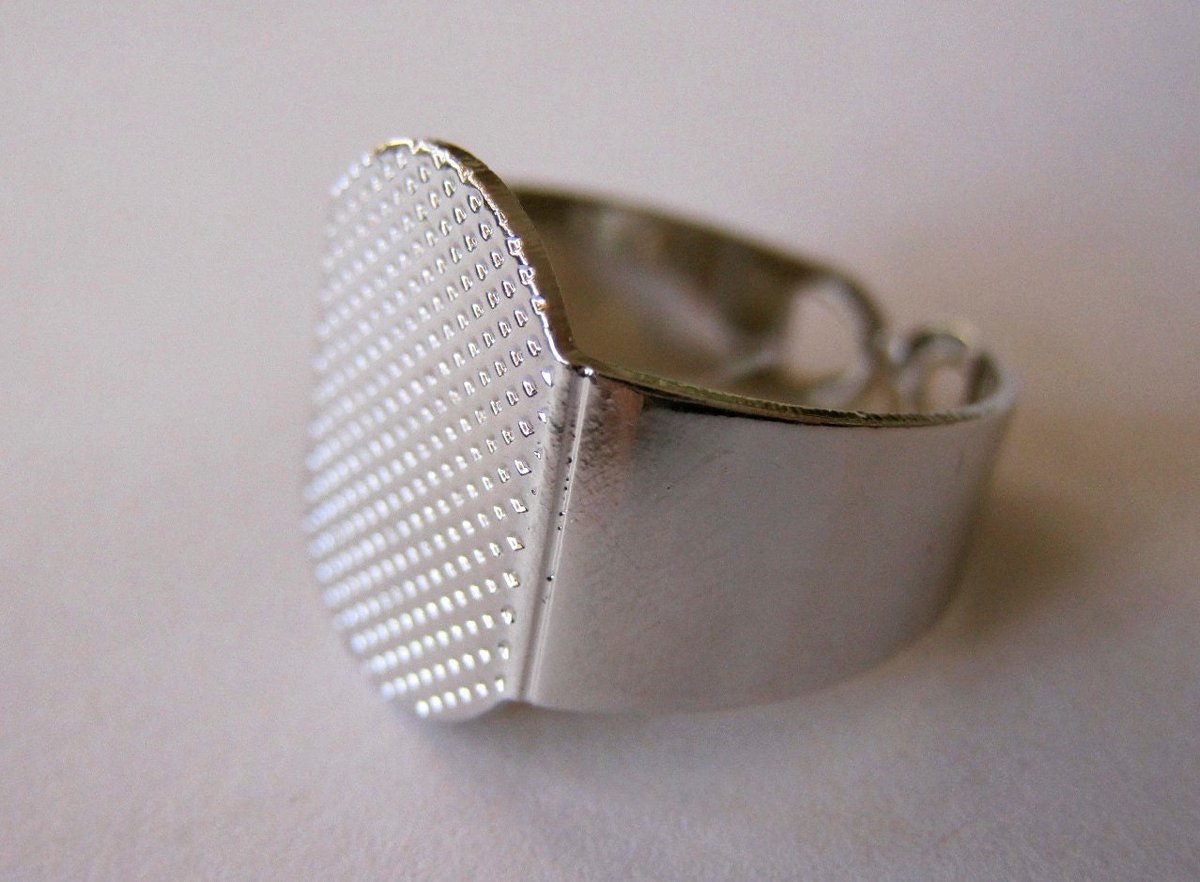 BySupply1's tweet photo. Ring Bases Adjustable Sturdy Shinny Silver Plated  Ring Blanks Bases with a 15mm by 10mm Gluing Pad Lot of 10 by BySupply https://t.co/WdE7FKtpeM #Etsy #bysupply #RingBase https://t.co/8WRsnizrdZ