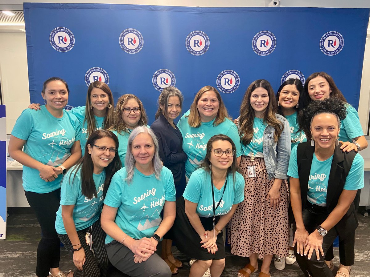 StephanieCecen3's tweet photo. Wonderful morning reflecting about direction, purpose and mission in RISD! #RISDLitandInt #risdbelieves https://t.co/9XCEpOWhJH