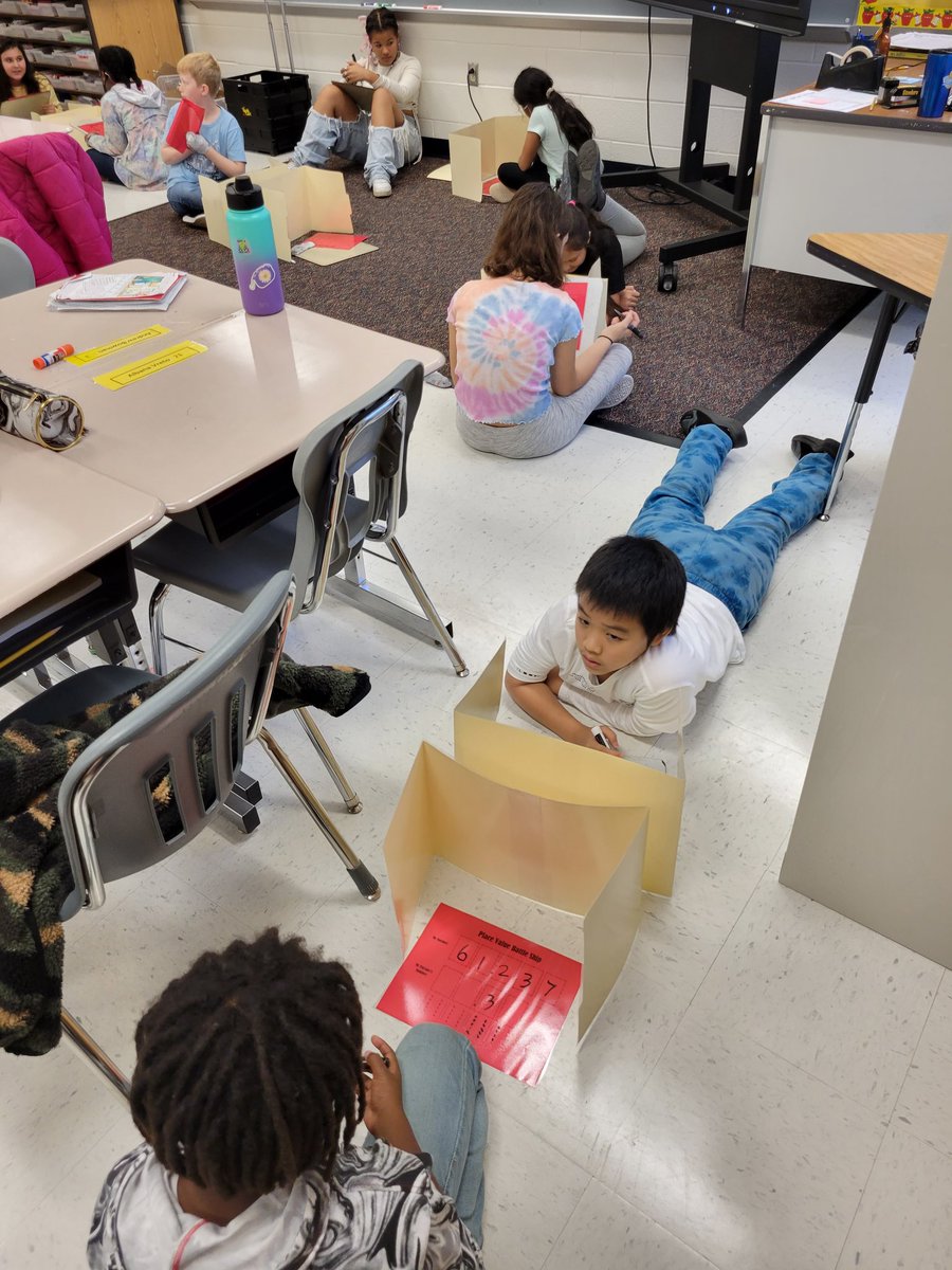 GregVeto92's tweet photo. Teaching decimal place value with BATTLESHIP! @CountrysideElem #tlap https://t.co/Pfe2owN7sy