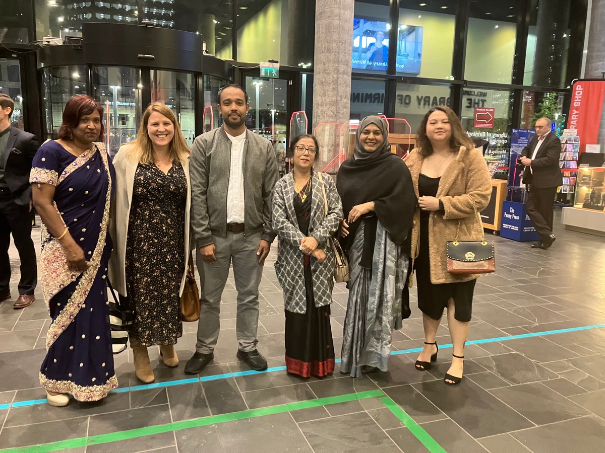 Carla_Johnson2's tweet photo. Starting the evening in style! BWC ED Interpreting Runners at the Spirit Awards! @gksharan23 @ElaErika06 @ClaireDepDDQN @BWC_NHS https://t.co/wVbk5rOUqa