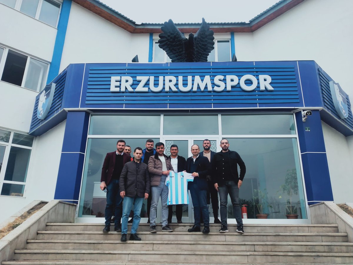 devaerzgenclik's tweet photo. @dogasanlioglu’ nun @Erzurumspor ziyareti.
@devapartisi @alibabacan @BingolVahit @DemirOmer19 @Muhamme67459675 https://t.co/vKtfFvzPOZ