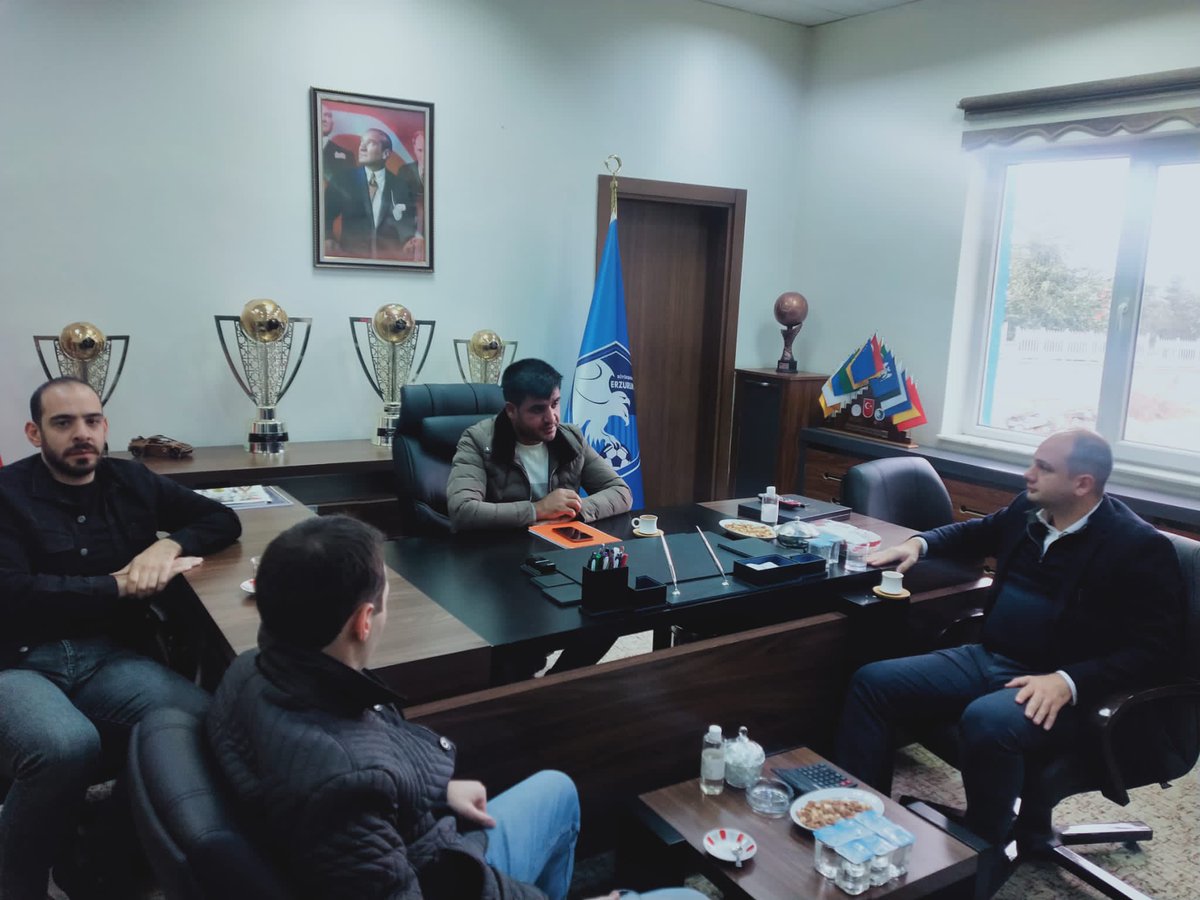 devaerzgenclik's tweet photo. @dogasanlioglu’ nun @Erzurumspor ziyareti.
@devapartisi @alibabacan @BingolVahit @DemirOmer19 @Muhamme67459675 https://t.co/vKtfFvzPOZ