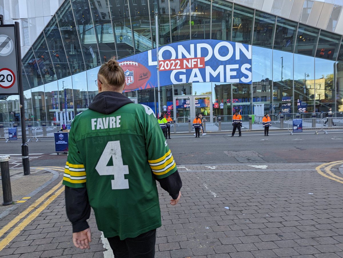 jake_pontone's tweet photo. Still can’t believe last weekend actually happened!!
What an absolute dream it was to see the @packers in London 🤯

One day I shall make it over to @LambeauField to catch a game 🧀🧀

#gopackgo #packers #greenbaypackers #greenbay #ukpackers #nfluk #nfllondon #NFL #packerbacker https://t.co/IwePSJFNuP