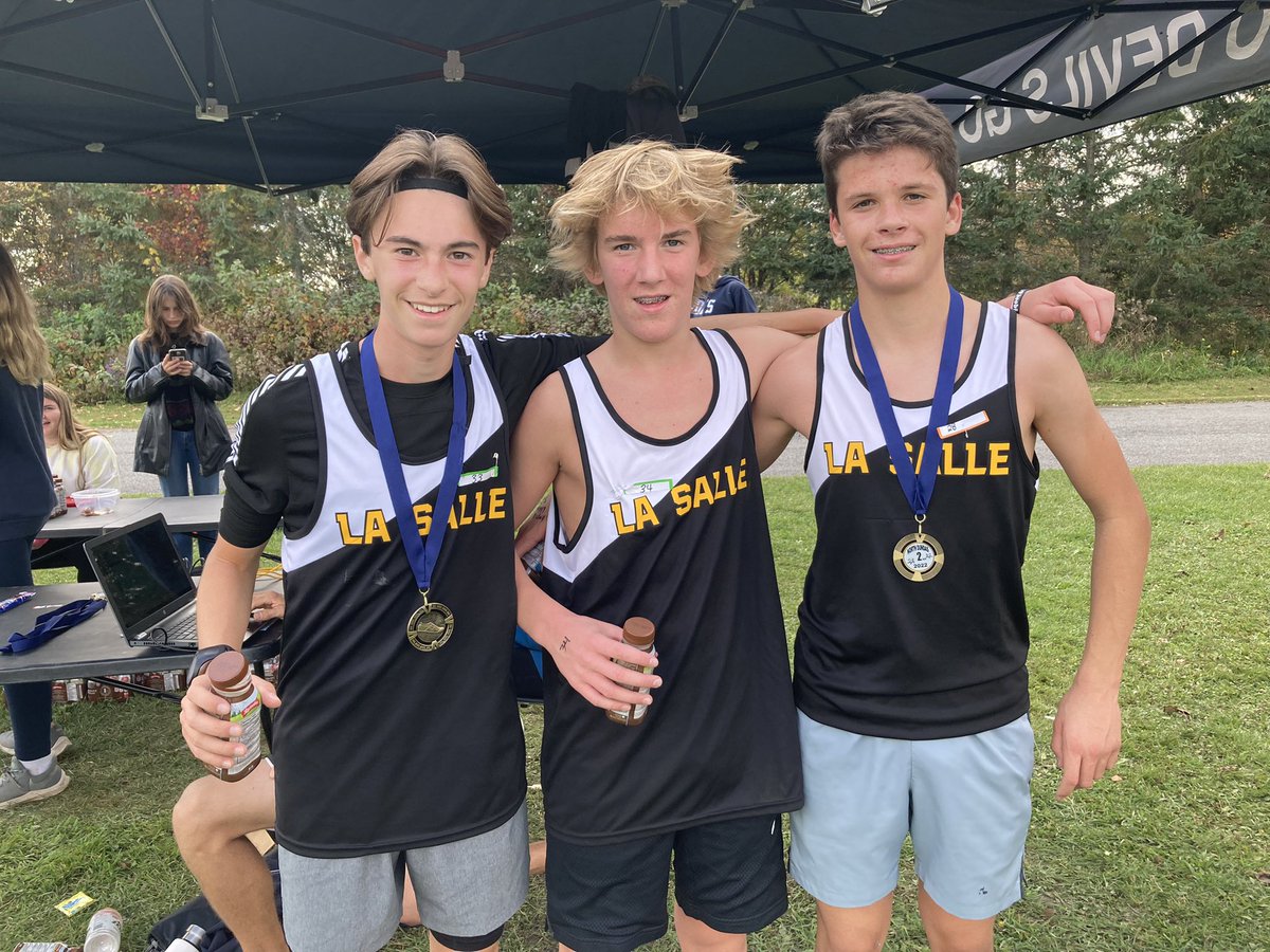Great run by our Jr Boys! <a href="/LaSalle_LDSB/">La Salle Secondary</a> #medalsandchocolatemilk <a href="/lawlork1/">LSSlawlor</a> <a href="/LSS_Athletics/">La Salle Athletics</a> 🏃🏼🏃🏻‍♂️🏃🏻‍♂️🍂🍁🥈🥉
