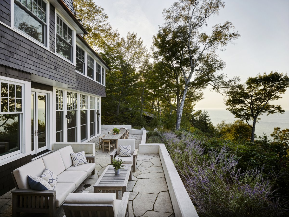 helloprgroup's tweet photo. Read "This Lake Michigan Lake Home Plays To All Your Childhood Dreams" on @luxemagazine to see the dark-shingled east coast cottage-like home by Hello Clients @ikekligermanbarkley and @ikb_west​​​​​​​​​​​​​​​​​​Architecture: @ikekligermanbarkley @ikb_west
Interior Design: @ikekli https://t.co/yGRVZhmEZE