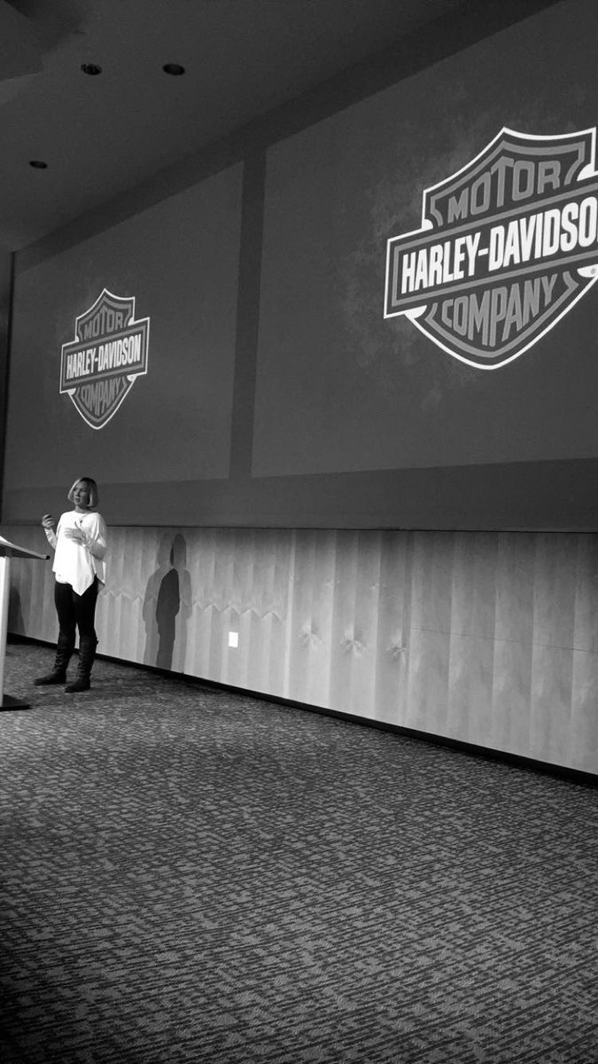 viiiiiiv tweet media