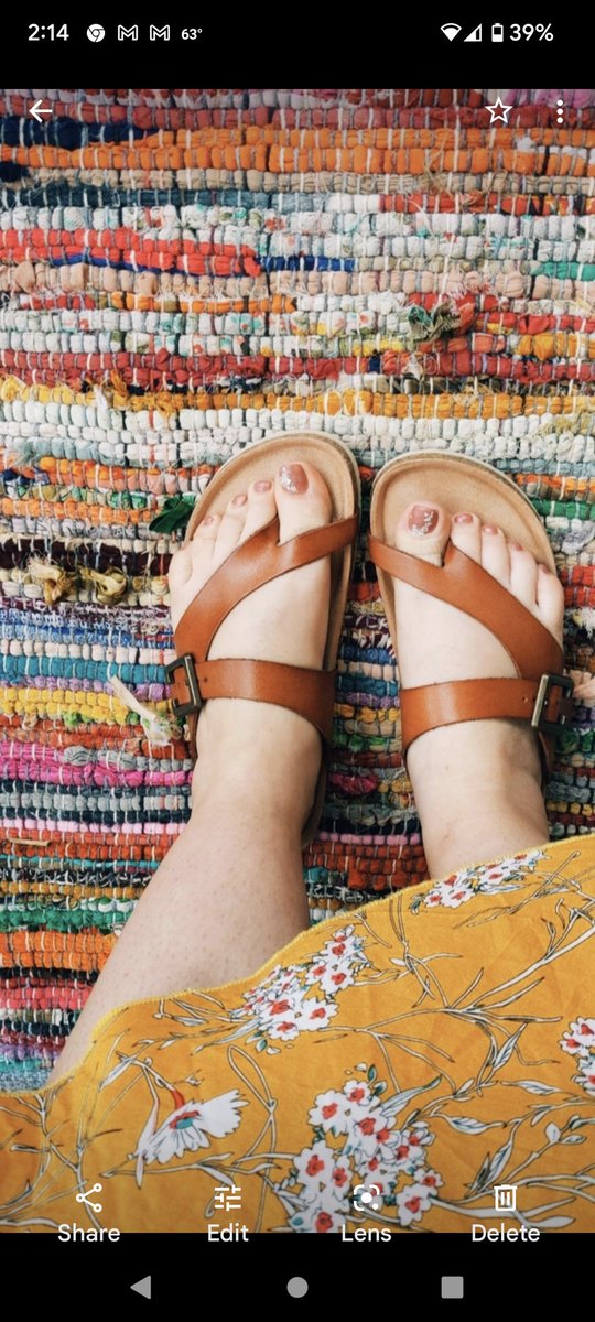 MsVeeVixen's tweet photo. It's almost too chilly in the midwest for these toes to be out. I guess I need some new boots 😂

• findom footsub findomme domme paypig humanATM cashcow domme footslave • https://t.co/7oJTGoWkJ6