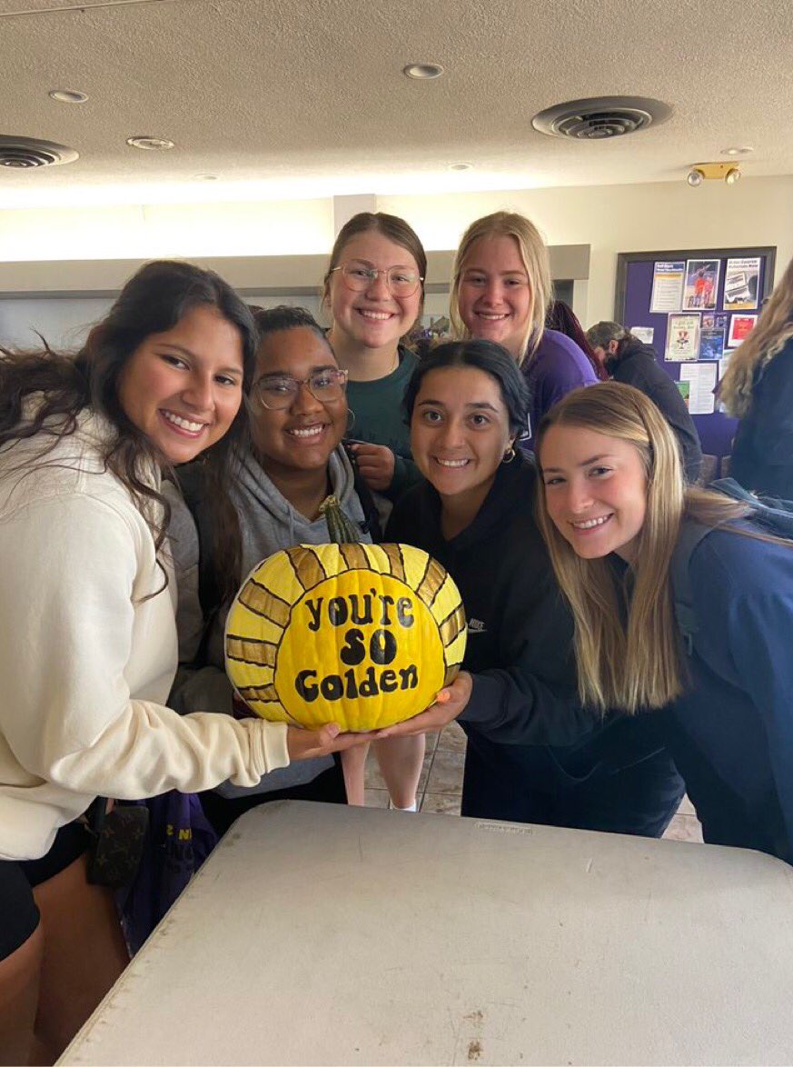 BuildersSB's tweet photo. Our FIRST PLACE pumpkin painting team from today! 🎃 So proud of this team and all the hard work and participation they’ve had for homecoming this year! 🏆💜 #hoco22 #golden ✨ https://t.co/VOxb47jjbP