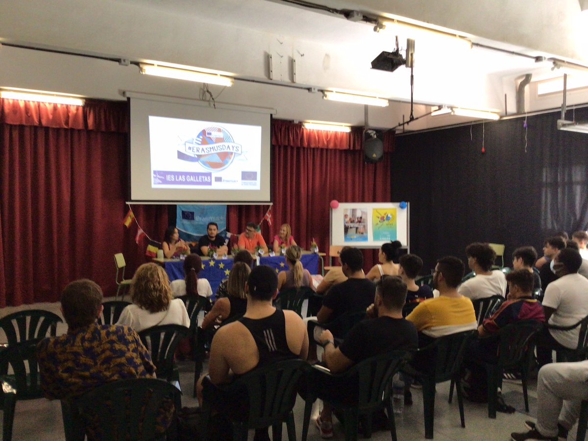 Creciendo con #Erasmus+. Segundo día de los #ErasmusDays2022 en nuestro centro, charlas y mesa redonda para compartir experiencias y animar a nuestro alumnado a participar en las movilidades.Tod@s hemos aportado nuestra semilla para crecer. ¡GRACIAS!@sepiegob <a href="/EUErasmusPlus/">Erasmus+</a>