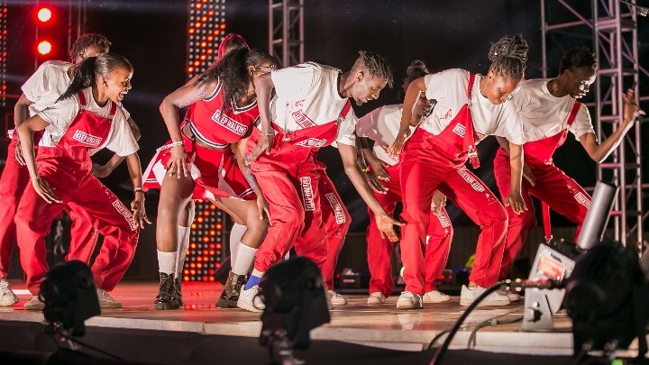 PhaniceYvonne's tweet photo. Incase you missed, #WalkerTownMeru was fun and lit🔥 Talk of the amazing setup, vibe and time with @JohnnieWalker The crowd crowded stadium was amazed by Ruger's,Nviiri,Femi one,Bensoul Dj Grauchi and Lisney performance.cant wait for next event. #KeepWalking #RugerInMeru https://t.co/QmRCuAsHqR
