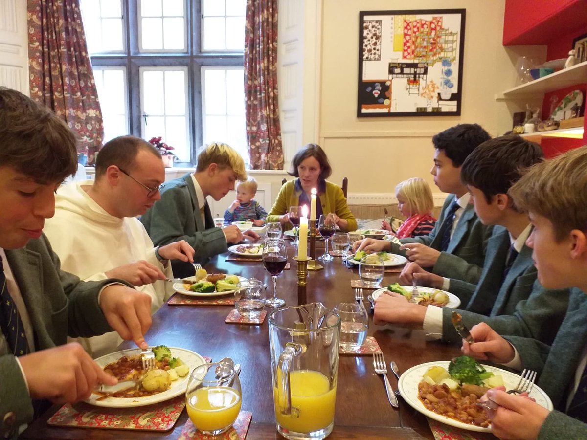 CollPatchells's tweet image. Lovely first Sunday lunch of term - delighted to be joined by Fr Albert who is preparing our Roman Catholic pupils for confirmation #distinctlyglenalmond