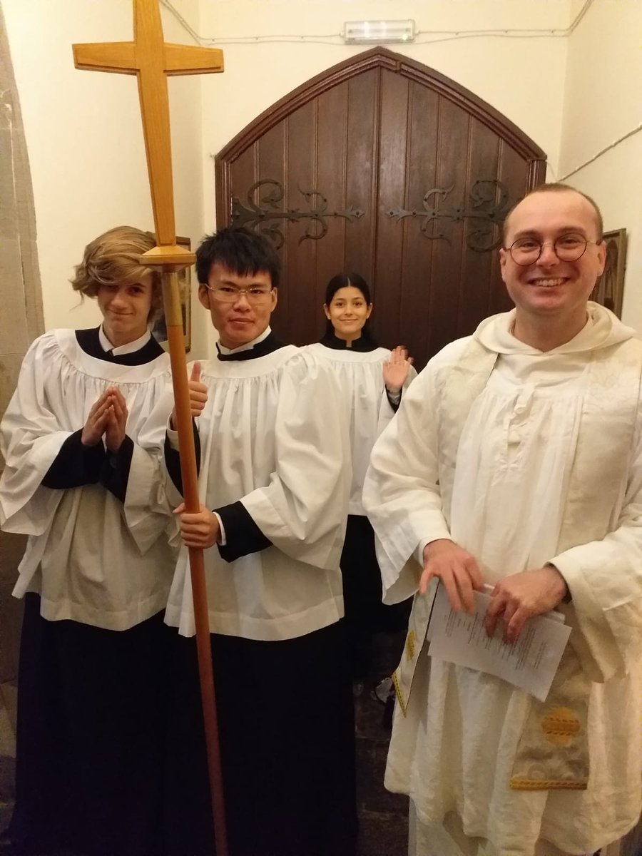 CollPatchells's tweet image. Lovely first Sunday lunch of term - delighted to be joined by Fr Albert who is preparing our Roman Catholic pupils for confirmation #distinctlyglenalmond