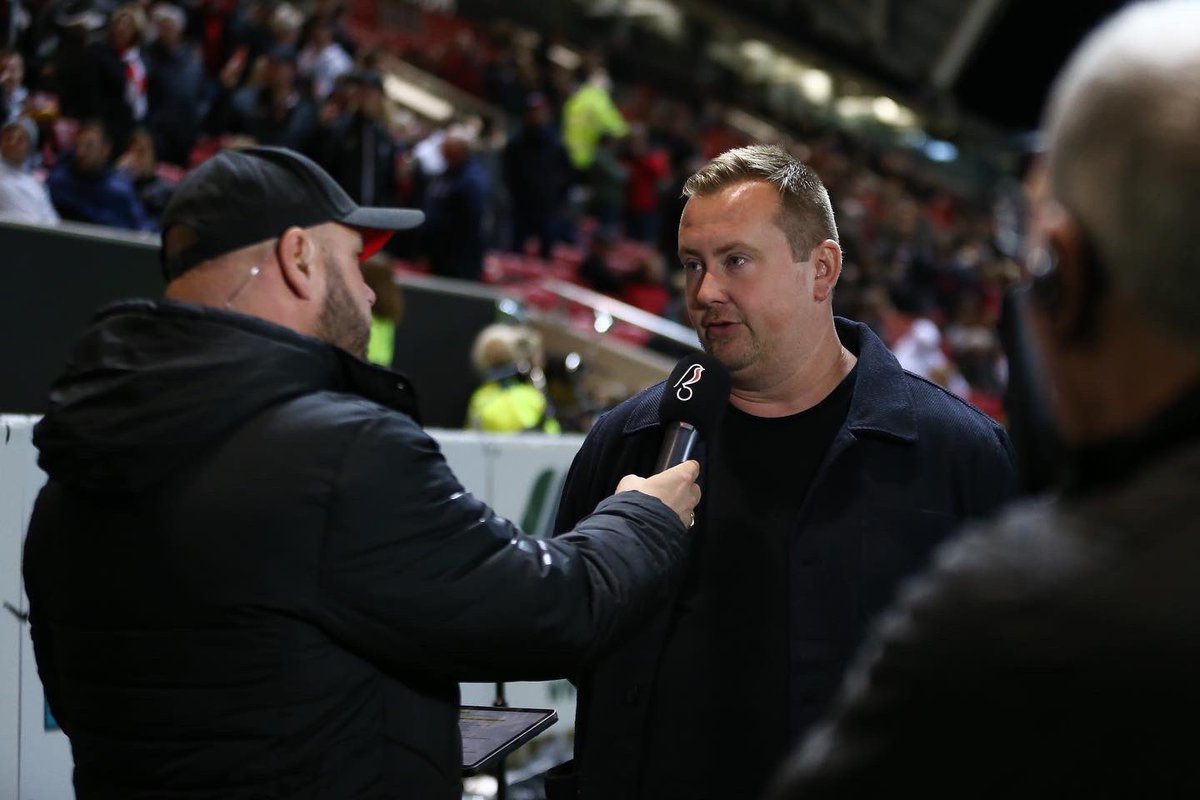 downsyofficial's tweet photo. Excited for tomorrow π
Great to chat to Dean and @chriskgannon about Robins Talk too. What a brave guy β€οΈ
https://t.co/V1SGEN2rN5
π₯πΊπ£π€π£β½οΈπ΄βͺοΈ
#BristolCity #MatchDayPresenter #SkyBetChampionship #EFL
πΈ- @sport_jmp / @Willtphotos https://t.co/AepZ63im88