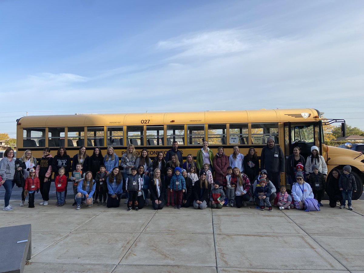 VJA_FCS's tweet photo. Early Childhood Education and Morning Preschool go to Brookfield Zoo!!! Thanks to my parent chaperones:) https://t.co/NYWAuOI4oS