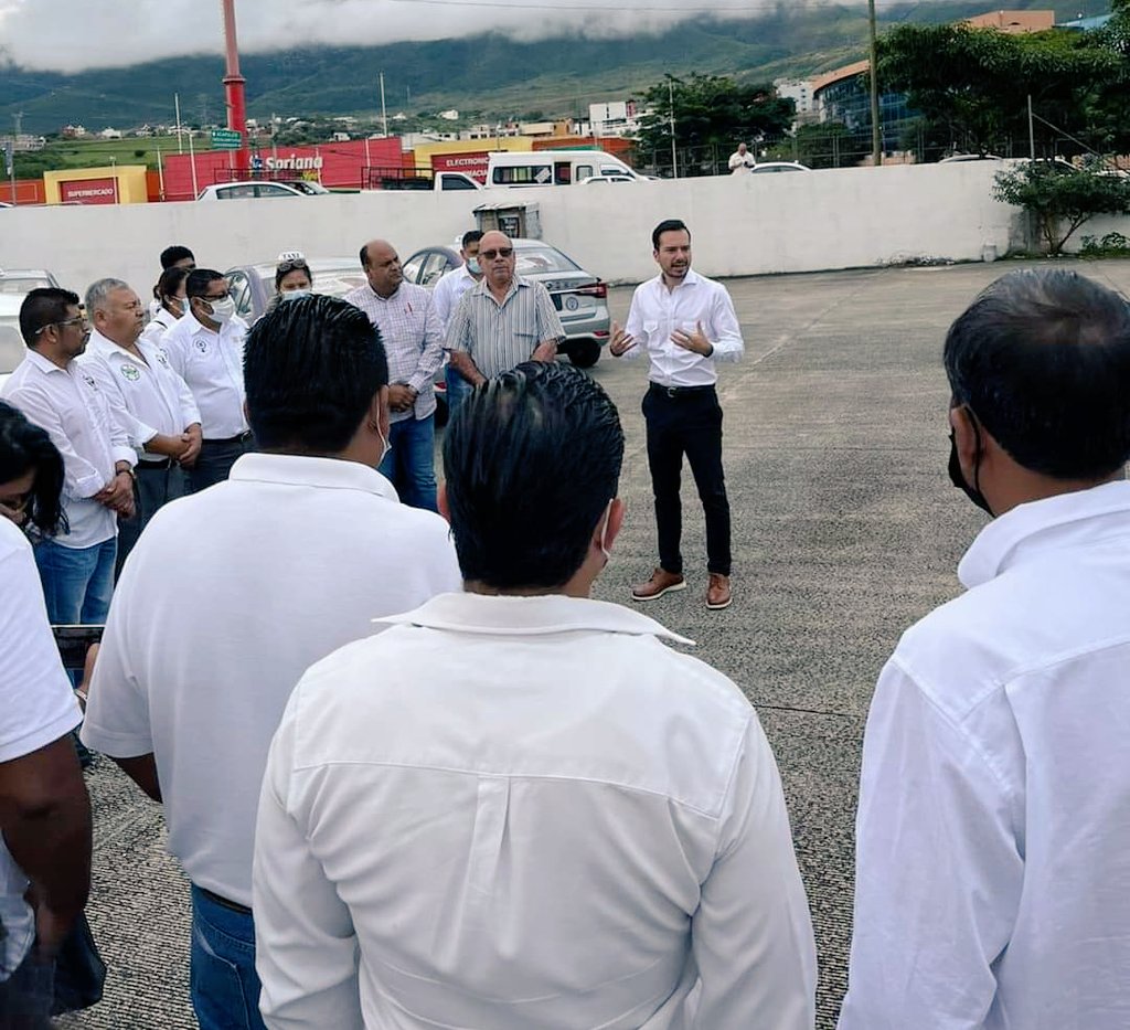 LDekonstruccion's tweet photo. Informó #PabloGordillo q inspeccionaron 20 unidades de los #TaxisVioleta🚕, por iniciativa de la gobernadora @EvelynSalgadoP contarán con geolocalización y cámaras enlazadas al C4. En beneficio de las mujeres de #Guerrero. Por un transporte seguro, exclusivo y libre de acoso! https://t.co/jOgYYIN5vR