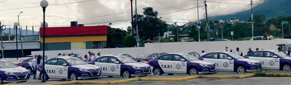 LDekonstruccion's tweet photo. Informó #PabloGordillo q inspeccionaron 20 unidades de los #TaxisVioleta🚕, por iniciativa de la gobernadora @EvelynSalgadoP contarán con geolocalización y cámaras enlazadas al C4. En beneficio de las mujeres de #Guerrero. Por un transporte seguro, exclusivo y libre de acoso! https://t.co/jOgYYIN5vR