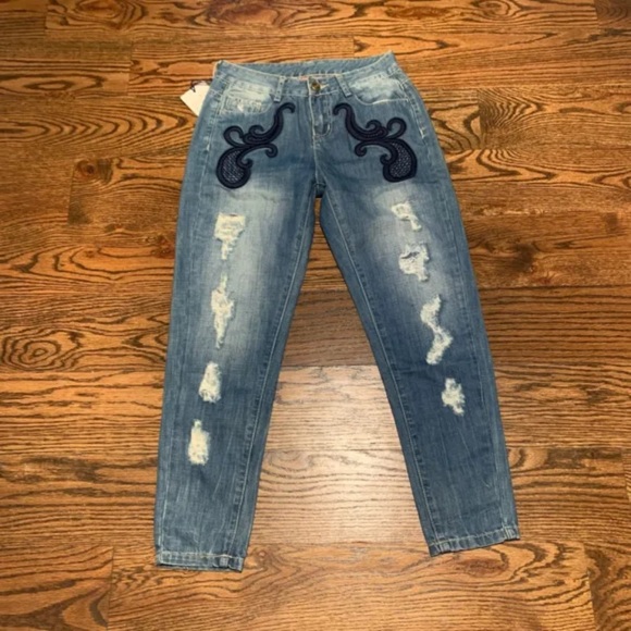snipsnipchick's tweet image. So good I had to share! Check out all the items I&apos;m loving on @Poshmarkapp from @deebest500 #poshmark #fashion #style #shopmycloset #wrangler #bso #royalcopenhagen: posh.mk/4OSOtJHQ7tb