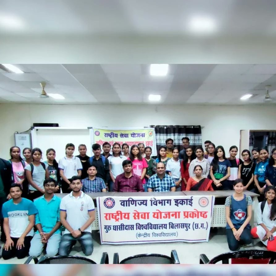 nssggcuCG's tweet photo. Orientation program conducted by NSS commerce and management unit of GGV. In which NSS program coordinator Dr. Dilip Jha gave detailed information about NSS to the volunteers. 
@NSSRDBhopal @_NSSIndia @askabir_ @YASMinistry @pankajsinghips @Anurag_Office @chakrawalalok https://t.co/ALasZJ4kdS