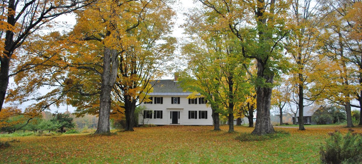 HistoricNE's tweet photo. Carissa Demore of @HistoricNE: When you live in an old house, it's an active, ongoing symbiotic process; it's a continual series of ordinary tasks, glazing a window, adjusting a downspout, clearing snow. These are the essence of connectedness with an old house. #HNESummit https://t.co/w6gQCfCcpv