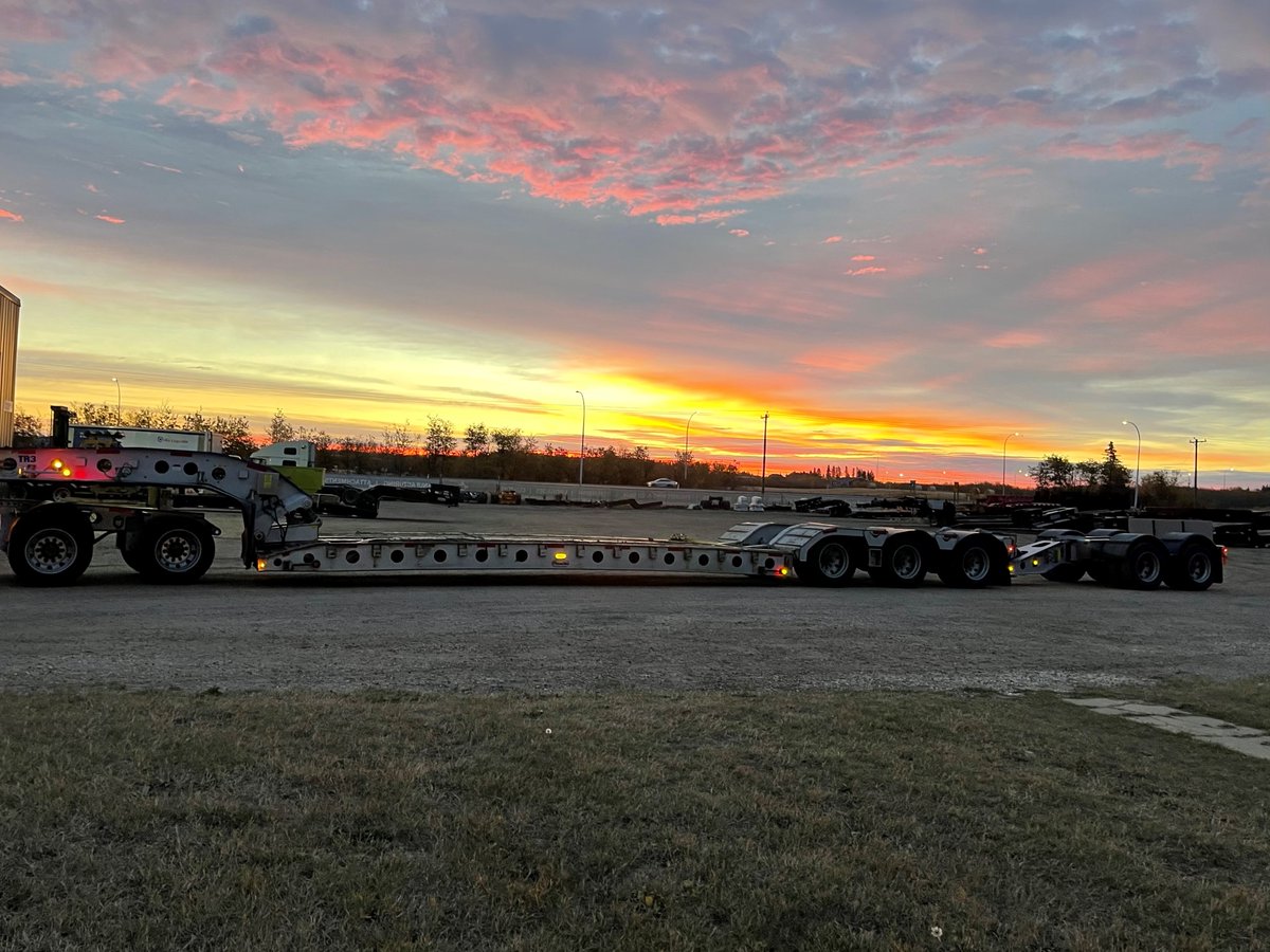 Accusteel_Inc's tweet photo. Beautiful morning to finish off our week and start repairs on this unit. 

Have a wonderful weekend! 

#accusteel #heavyhaul #service #repairs #cvip #sunrise #friyay https://t.co/ODpsy52zYl