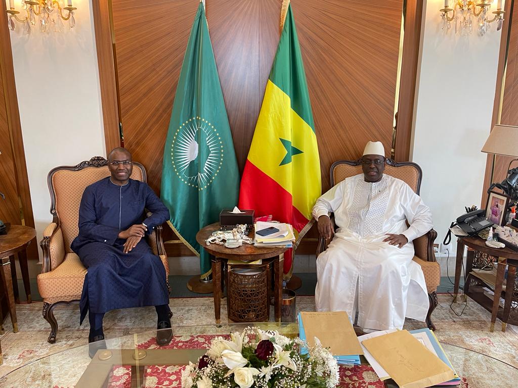 AmadouHott's tweet photo. S.E. @Macky_Sall m'a fait l'honneur de m'inviter aujour'hui à un déjeuner. Echanges empreints de cordialité et de profondeur. Je le remercie sincèrement pour cette marque d'amitié et de confiance en lui exprimant ma gratitude pour le privilège d'avoir servi sous son leadership. https://t.co/ApYjCkcNCP