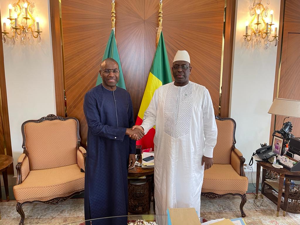 AmadouHott's tweet photo. S.E. @Macky_Sall m'a fait l'honneur de m'inviter aujour'hui à un déjeuner. Echanges empreints de cordialité et de profondeur. Je le remercie sincèrement pour cette marque d'amitié et de confiance en lui exprimant ma gratitude pour le privilège d'avoir servi sous son leadership. https://t.co/ApYjCkcNCP