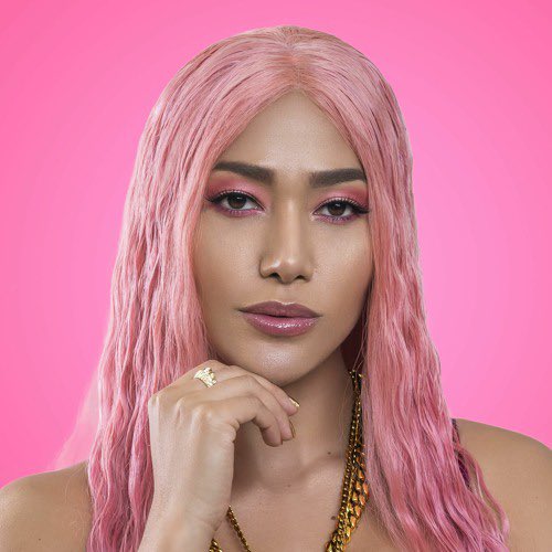beenndiddat's tweet photo. Colombian rapper @FARINAMUSIC about Nicki Minaj via Facebook Live: 

“What happens is that all those ladies who attack Minaj are frustrated because they can't be like her, that woman is the greatest in the world and they don’t reach her level, I admire her for being THAT girl.” https://t.co/ghWU1vofby