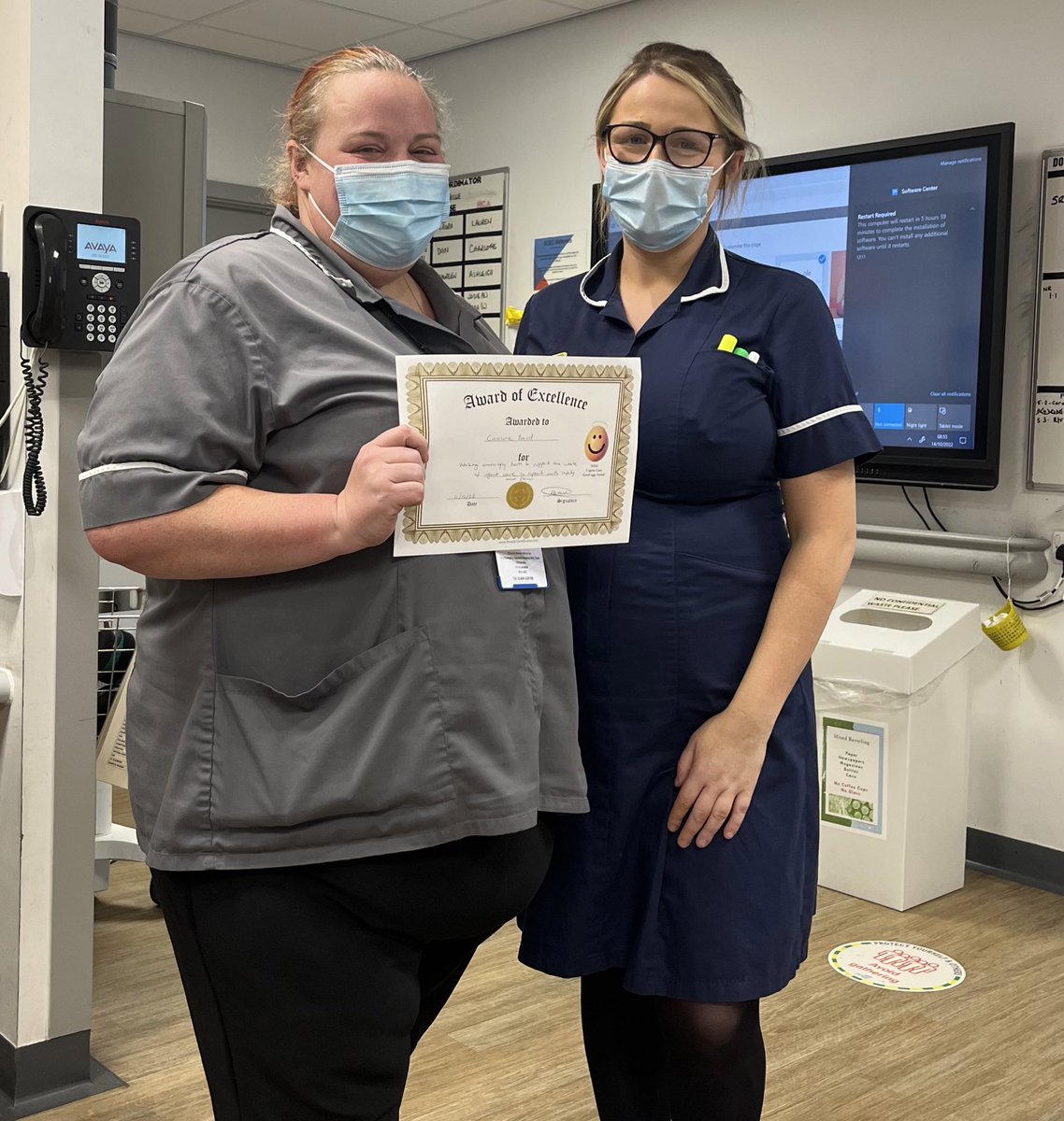 A well deserved award of excellence! Caroline goes above and beyond to support urgent care with challenging discharges. Nothing is to much trouble! You hard work does not go unnoticed 🫶🏻 #urgentcaregoodeggaward 🥚 ⭐️